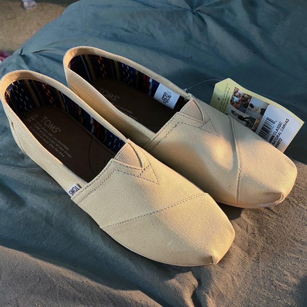 🆕🆕 Toms Classic Natural Canvas Women’s 8.5